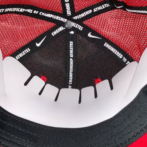 Georgia Bulldogs Adult Nike Mesh Trucker Hat M/L  Dri Fit Baseball Style Cap - Picture 7 of 7